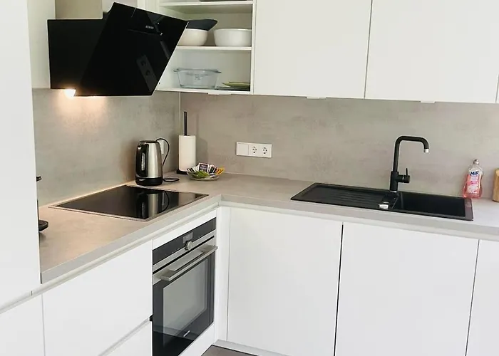 Beautiful Flat With Garden View, Terrace And Parking-105 Apartment